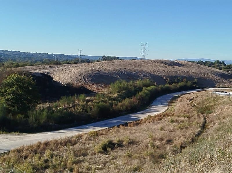 Cribado de tierra vegetal en Ourense